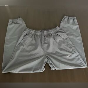 Men’s Dri-Fit tapered versatile pants